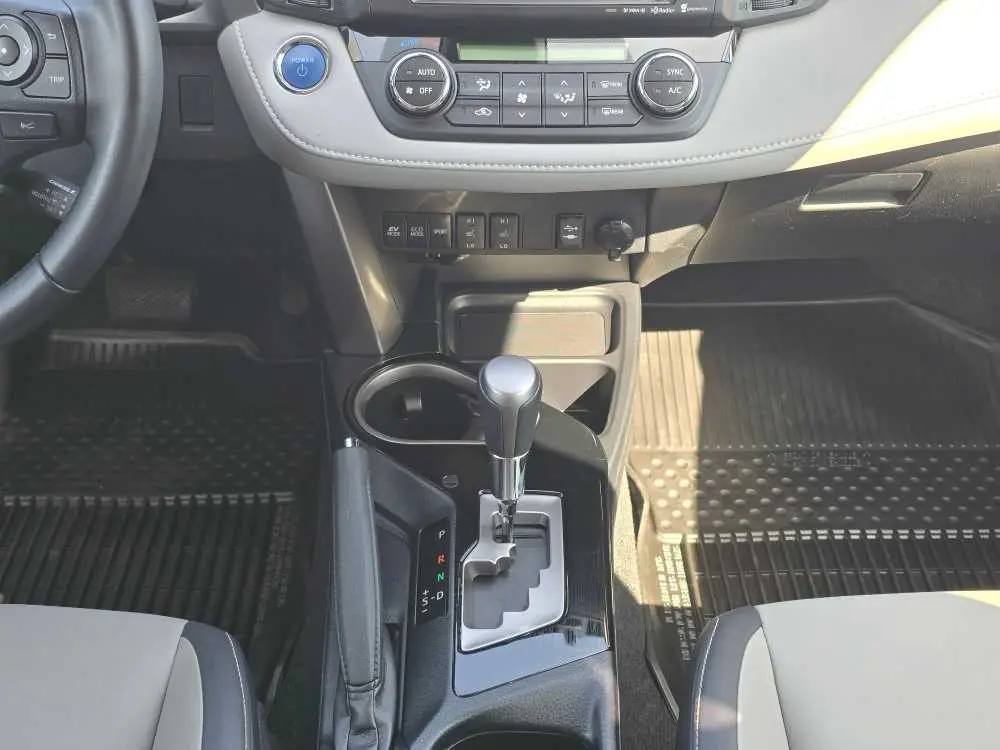 2018 Toyota RAV4 - $30,240