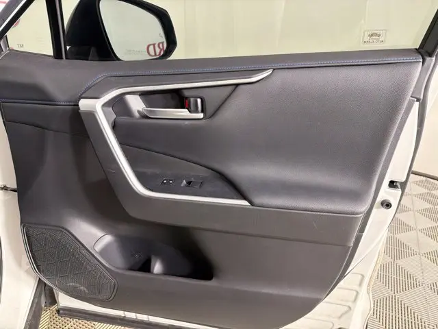 2020 Toyota RAV4 - $23,500