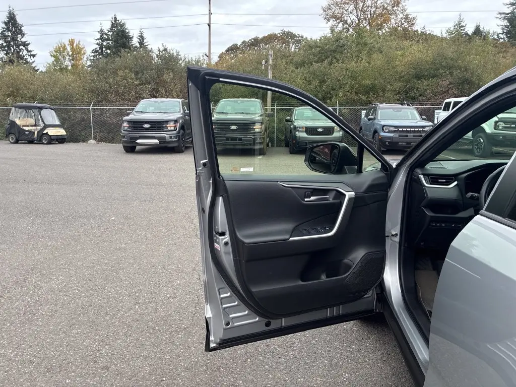 2020 Toyota RAV4 - $34,016