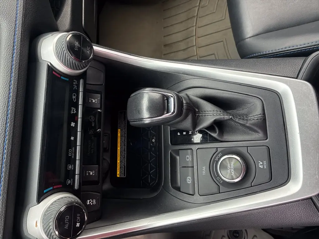2020 Toyota RAV4 - $34,016
