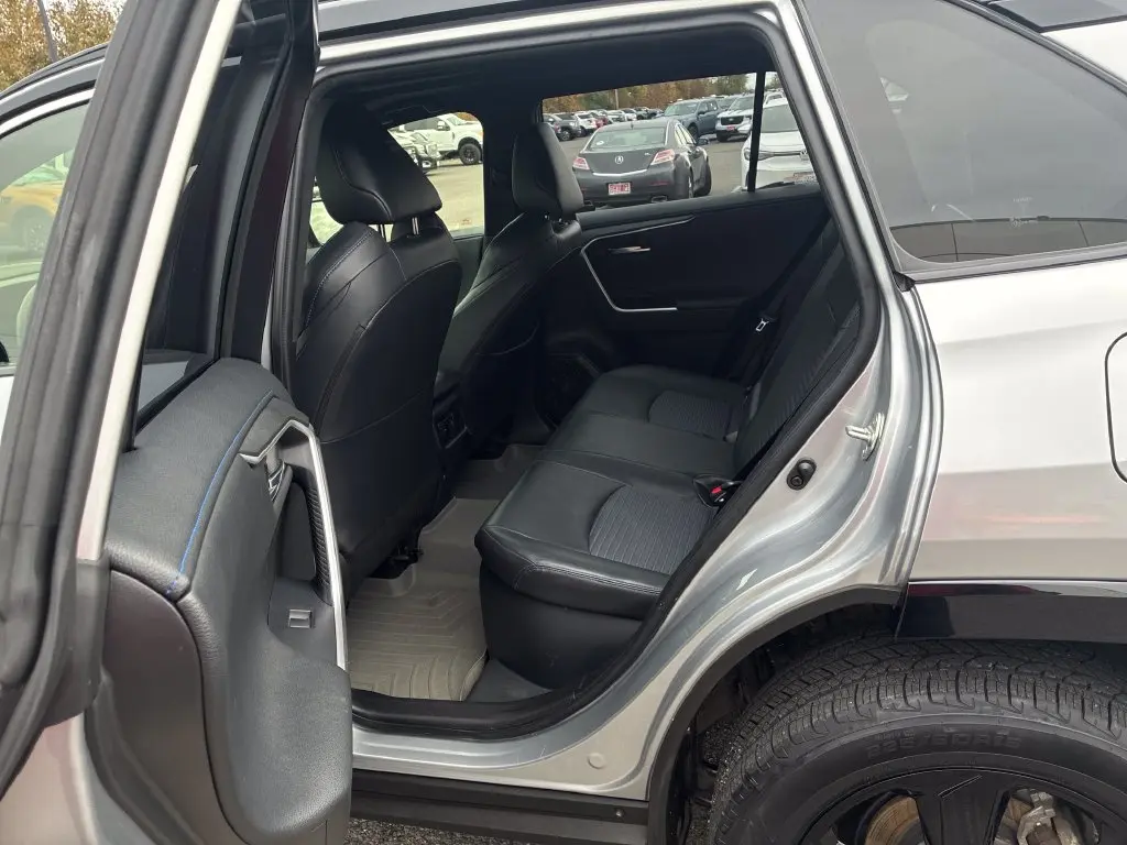 2020 Toyota RAV4 - $34,016