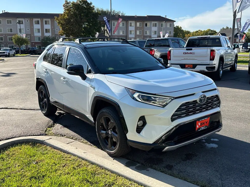 2020 Toyota RAV4 - $22,500