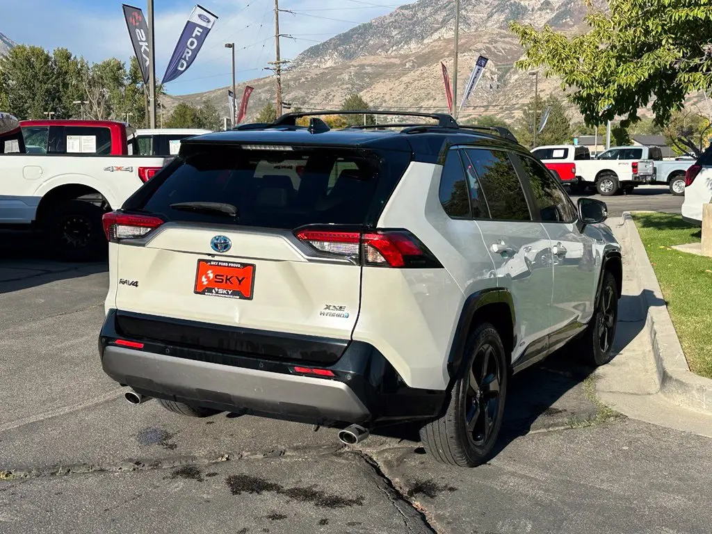 2020 Toyota RAV4 - $22,500