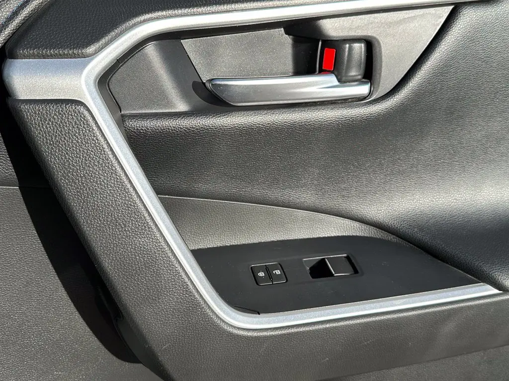 2020 Toyota RAV4 - $22,500