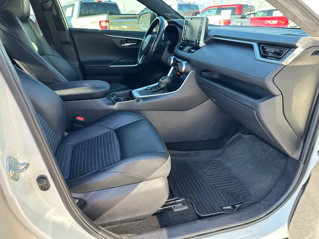 2020 Toyota RAV4 - $22,500