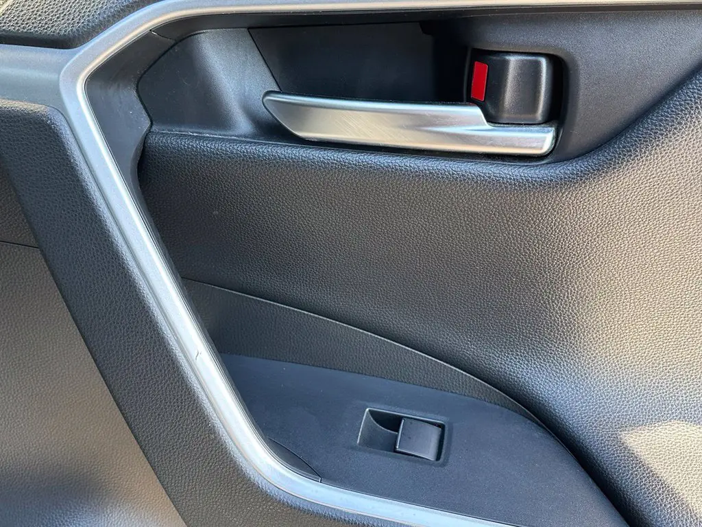 2020 Toyota RAV4 - $22,500