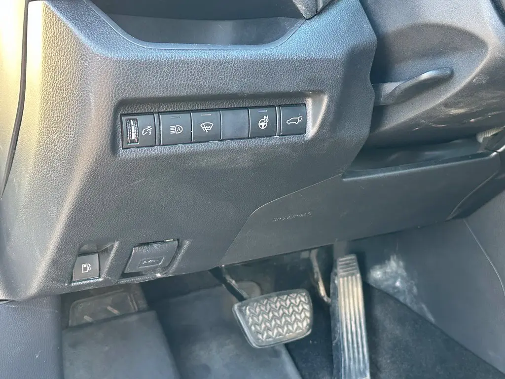 2020 Toyota RAV4 - $22,500