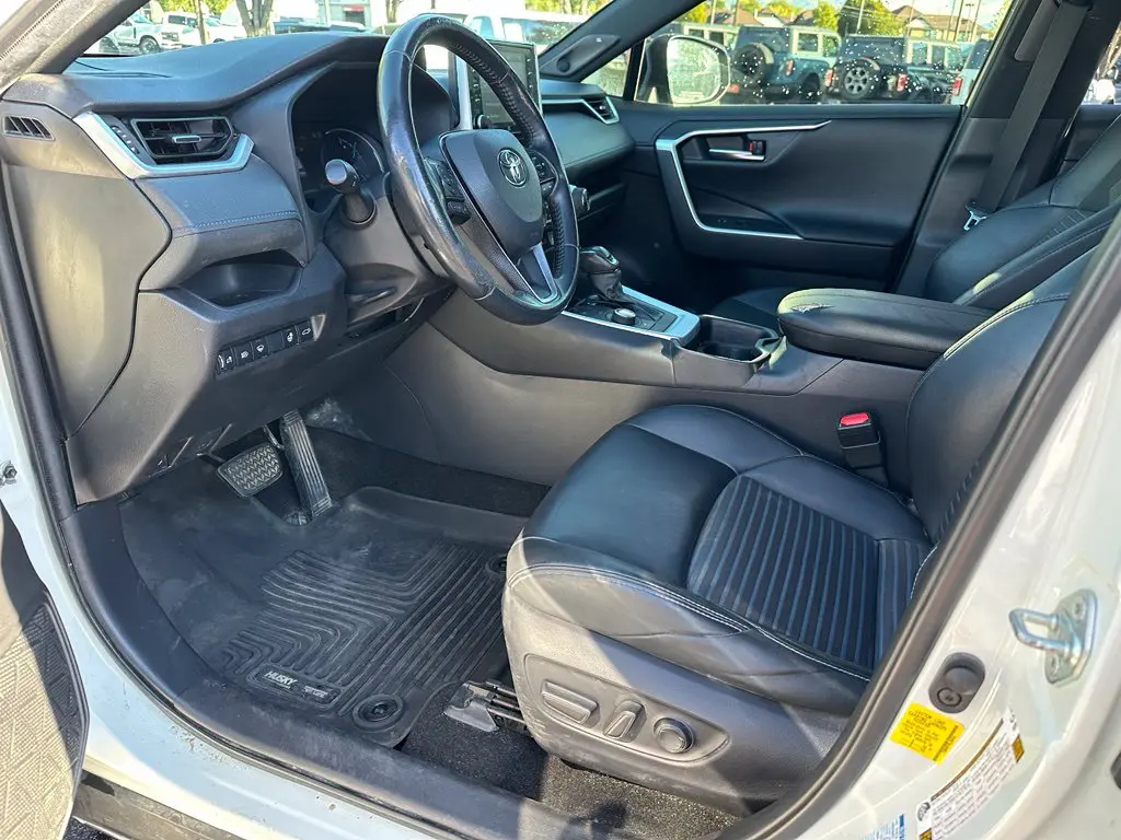 2020 Toyota RAV4 - $22,500
