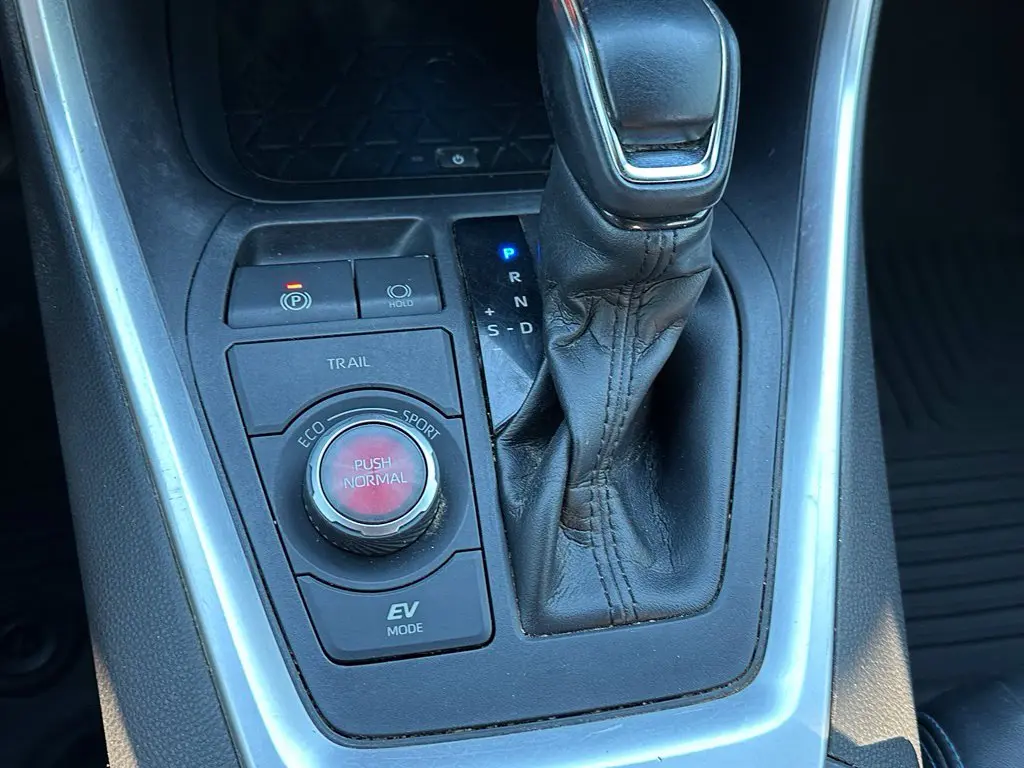 2020 Toyota RAV4 - $22,500