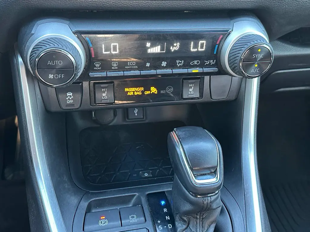 2020 Toyota RAV4 - $22,500