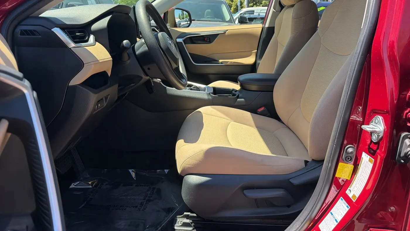 2019 Toyota RAV4 LE