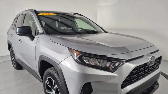 2020 Toyota RAV4 LE