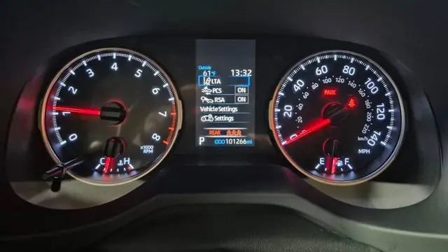 2020 Toyota RAV4 LE