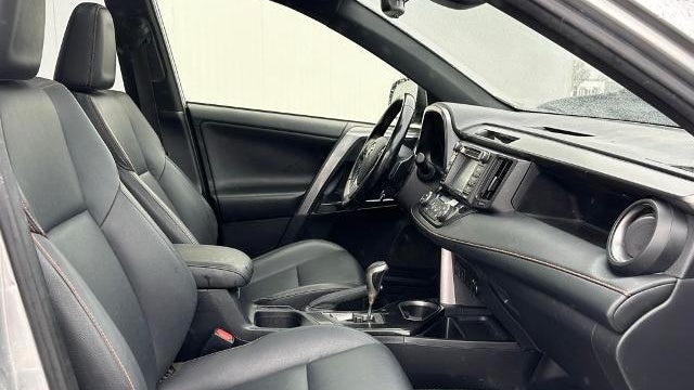 2018 Toyota RAV4 SE