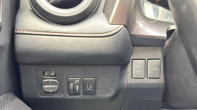 2018 Toyota RAV4 SE