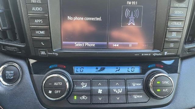 2018 Toyota RAV4 SE