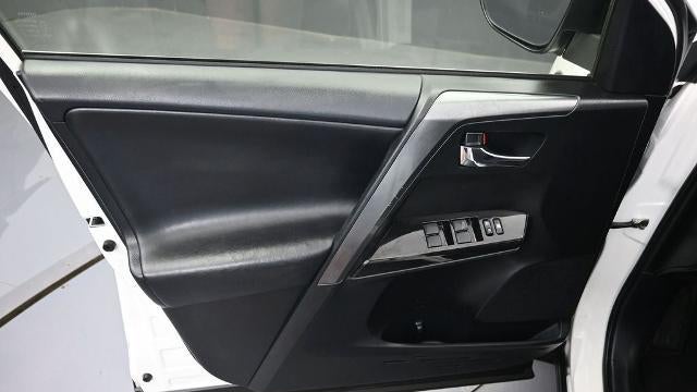 2018 Toyota RAV4 Hybrid SE