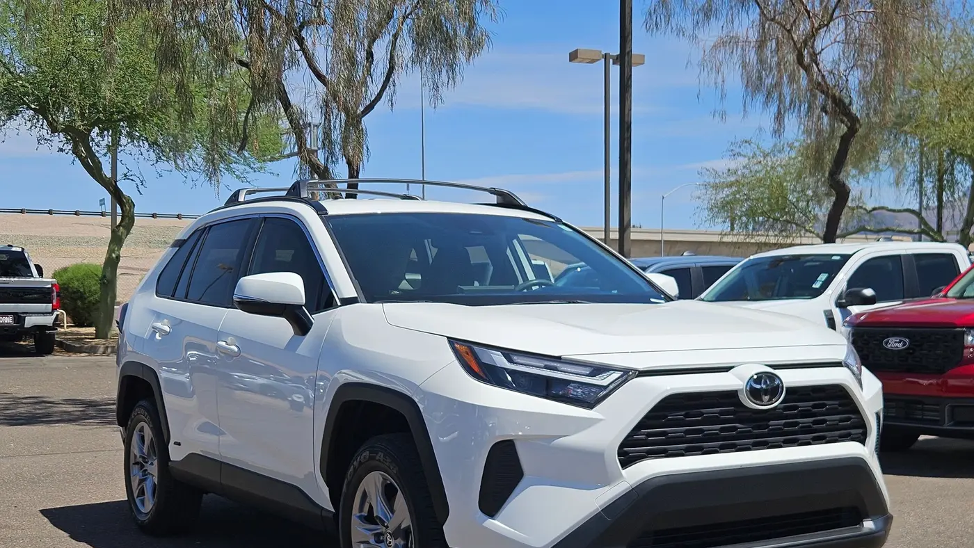 2025 Toyota RAV4 Hybrid LE