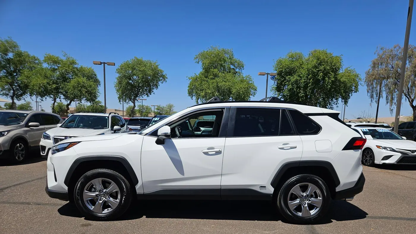 2025 Toyota RAV4 Hybrid LE