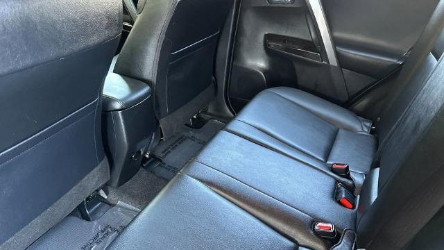 2017 Toyota RAV4 SE