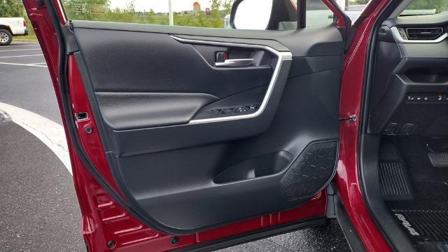 2019 Toyota RAV4 - $19,999