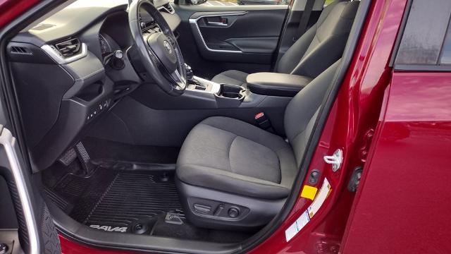 2019 Toyota RAV4 - $19,999