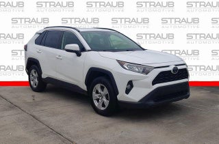 2019 Toyota RAV4 with Super White Exterior