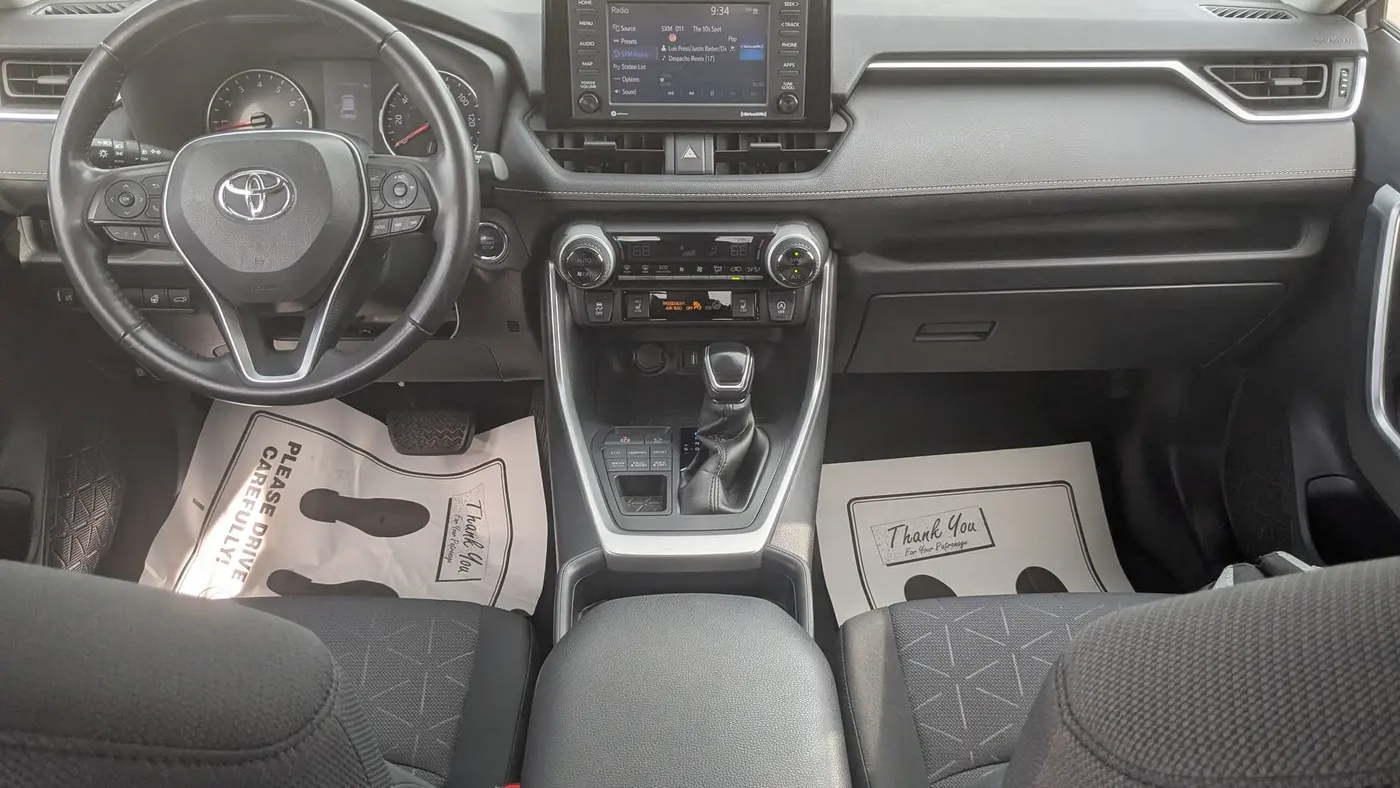 2020 Toyota RAV4 XLE