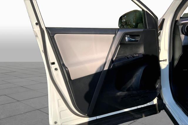 2016 Toyota RAV4 - $16,551