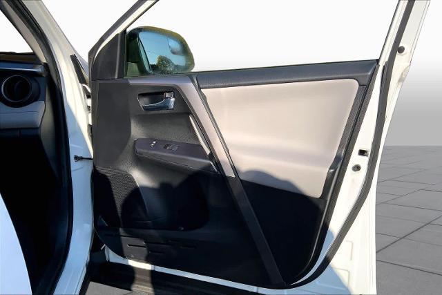 2016 Toyota RAV4 - $16,551