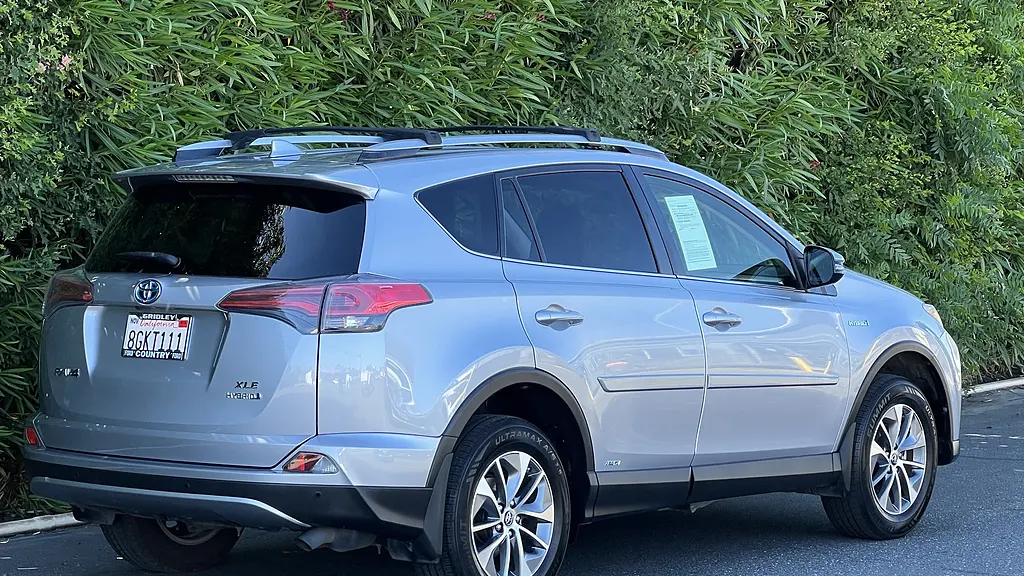 2018 Toyota RAV4 Hybrid LE