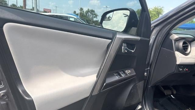 2016 Toyota RAV4 Hybrid XLE