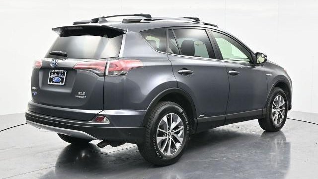 2017 Toyota RAV4 Hybrid LE Plus