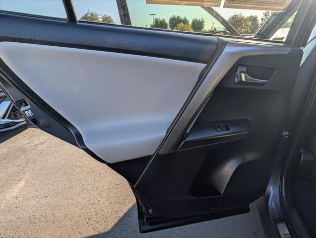 2016 Toyota RAV4 - $19,998