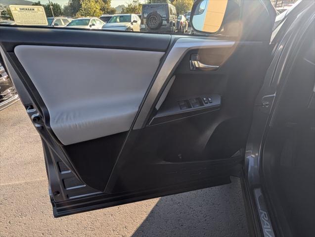 2016 Toyota RAV4 - $19,998