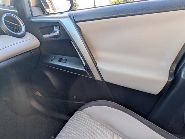 2016 Toyota RAV4 - $19,998