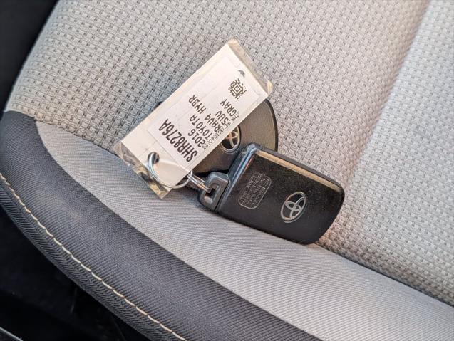 2016 Toyota RAV4 - $19,998