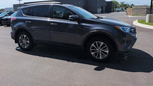 2018 Toyota RAV4 Hybrid LE
