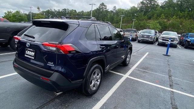 2022 Toyota RAV4 Hybrid XLE