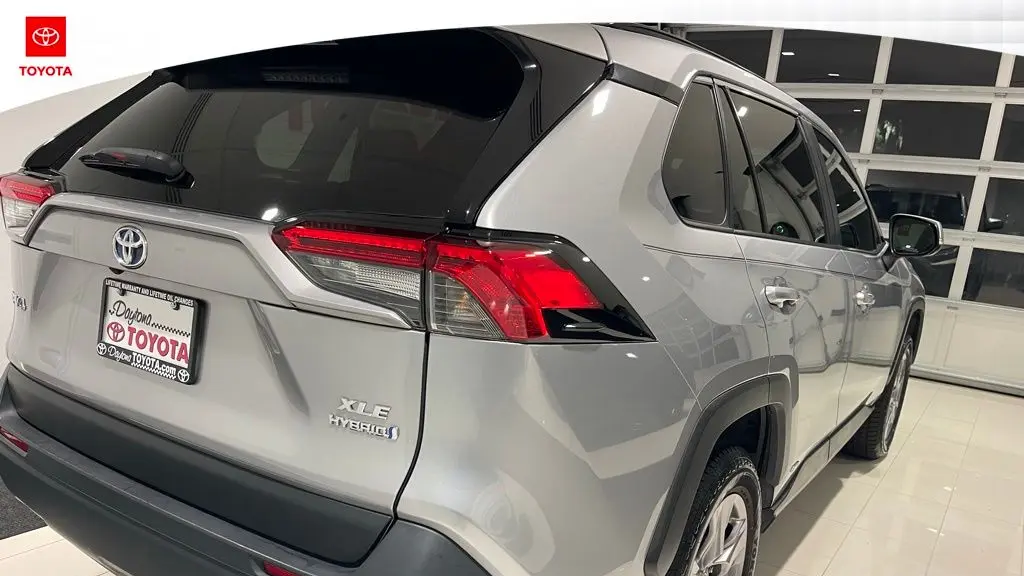 2022 Toyota RAV4 Hybrid XLE