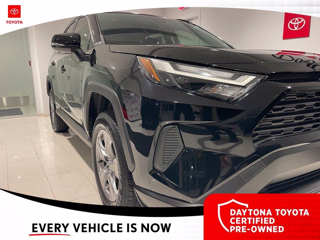 2025 Toyota RAV4 Hybrid XLE — photo 1 of 12