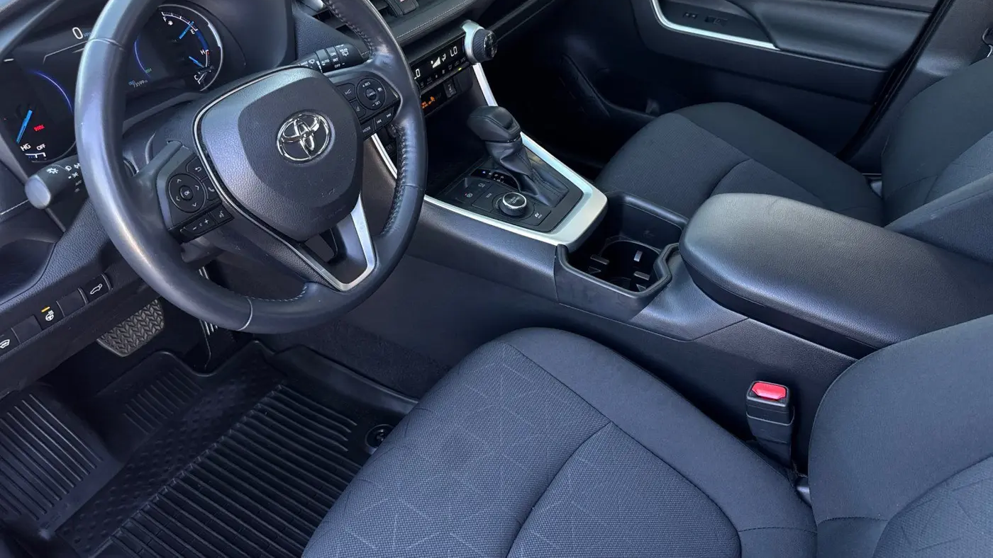 2024 Toyota RAV4 Hybrid XLE