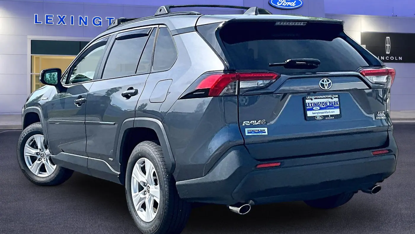 2021 Toyota RAV4 Hybrid XLE