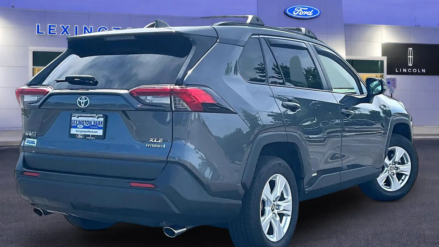 2021 Toyota RAV4 Hybrid XLE