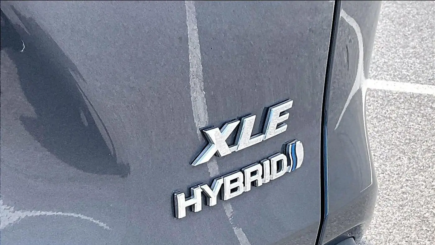 2021 Toyota RAV4 Hybrid XLE