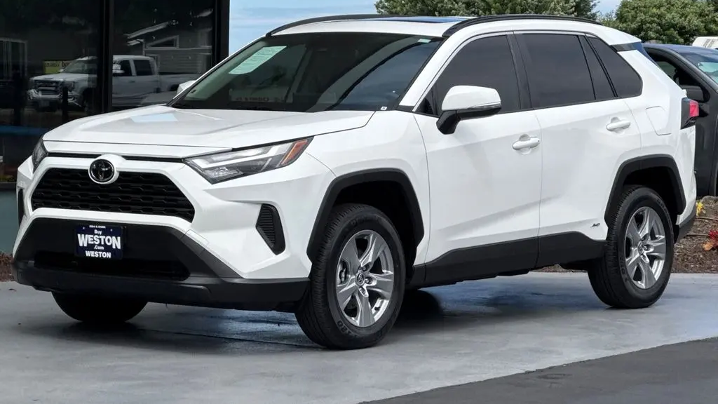 2025 Toyota RAV4 Hybrid XLE