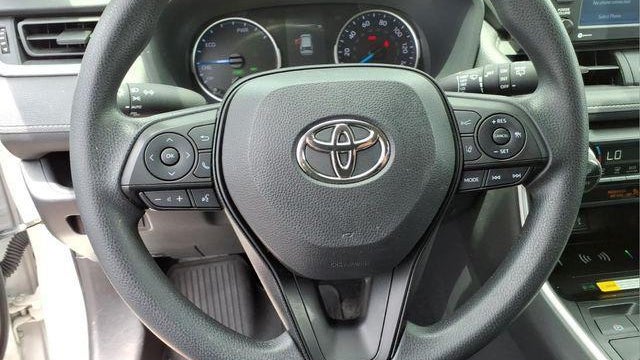 2022 Toyota RAV4 Hybrid XLE