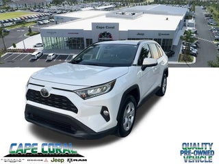 2019 Toyota RAV4 with Super White Exterior