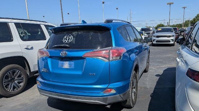 2017 Toyota RAV4 XLE