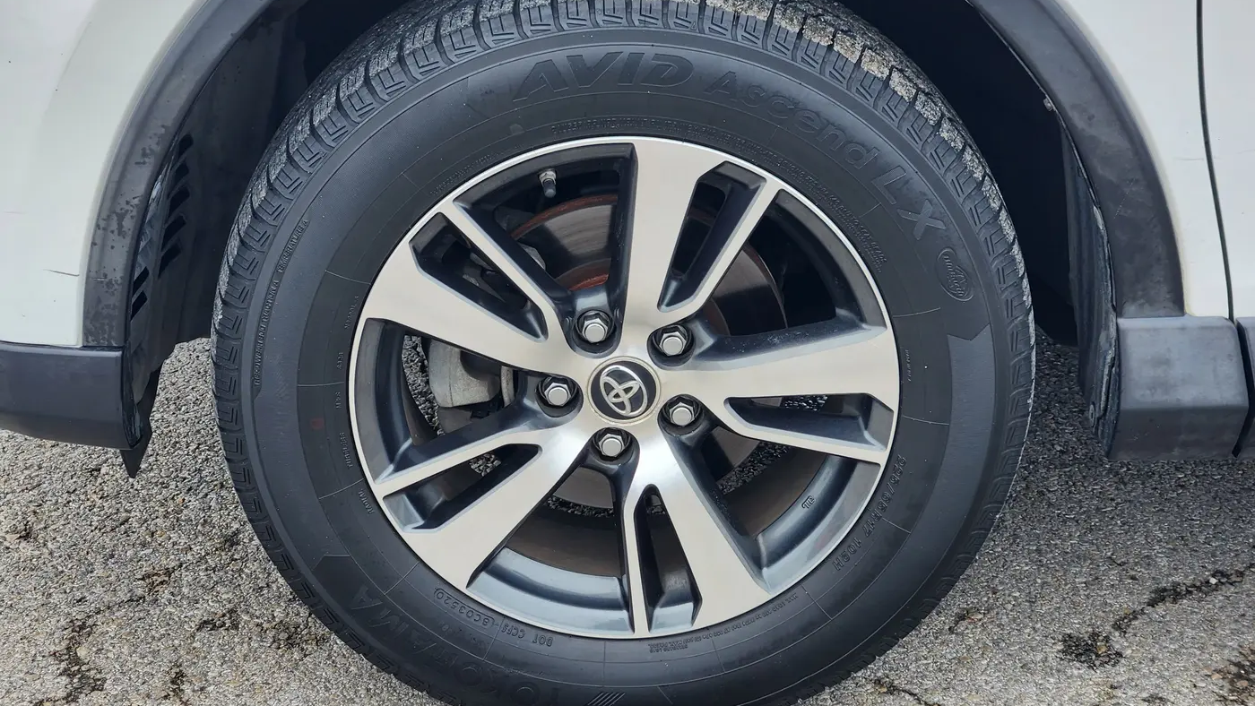 2017 Toyota RAV4 XLE